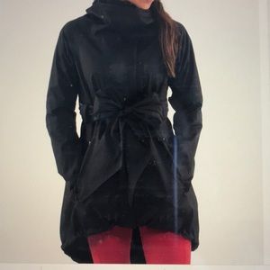 It’s raining Lululemon...Reversible raincoat!